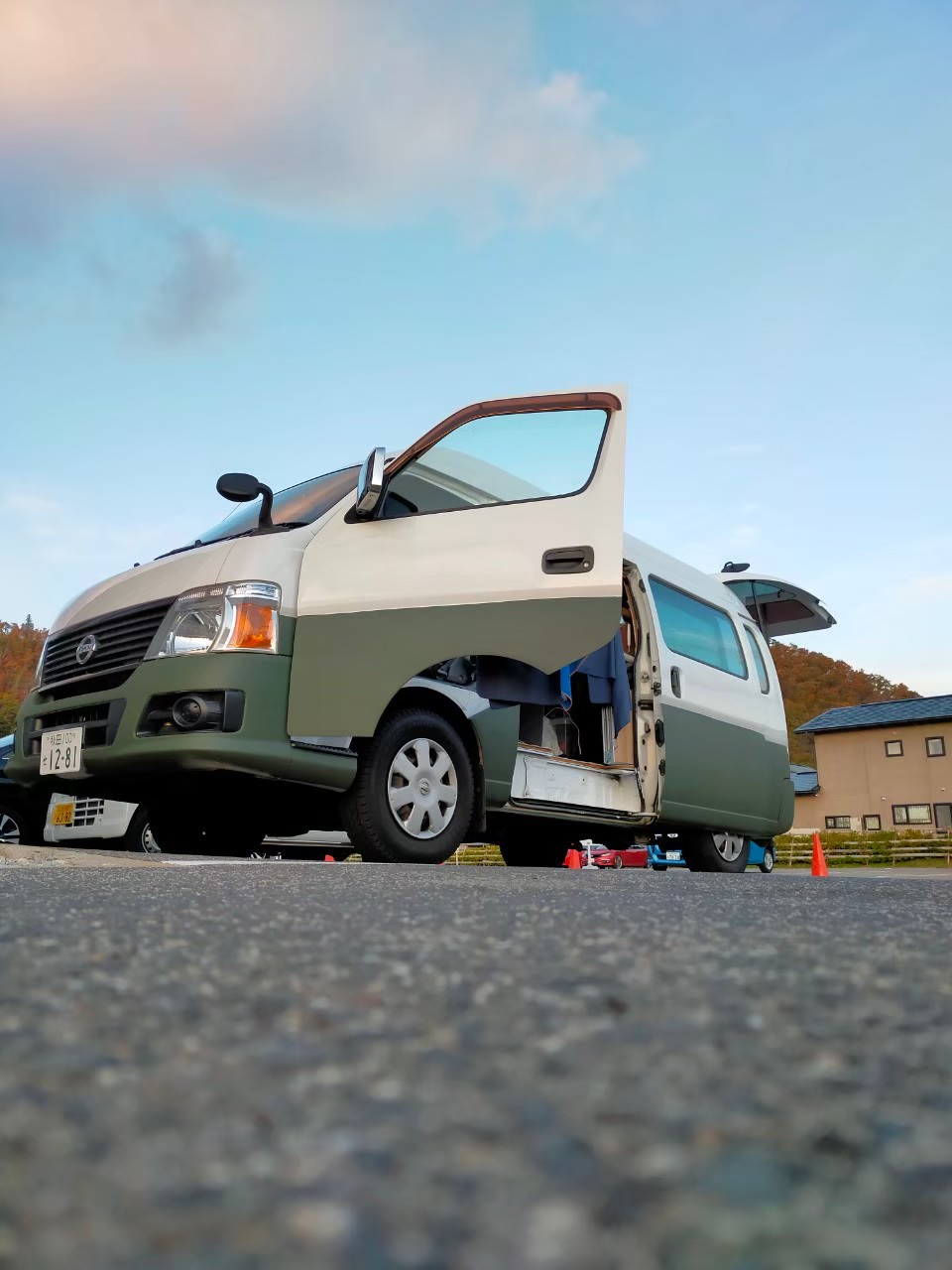 line_25772745072927-1